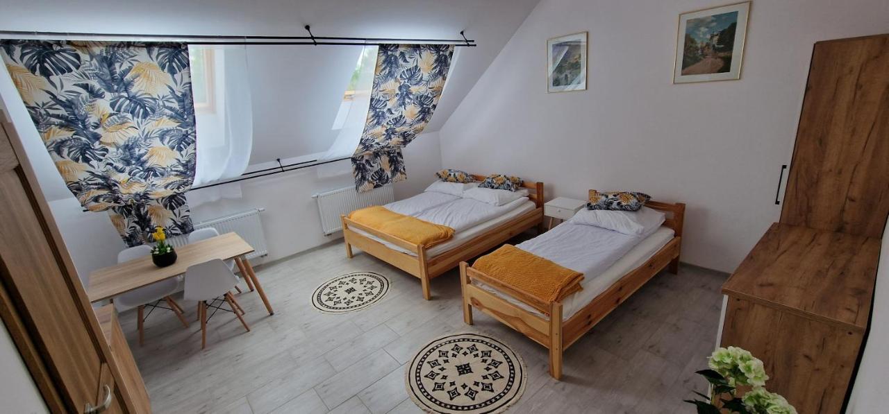 Zielona Ostoja Ulica Szpitalna 3C Appartement Kamieniec Ząbkowicki Buitenkant foto
