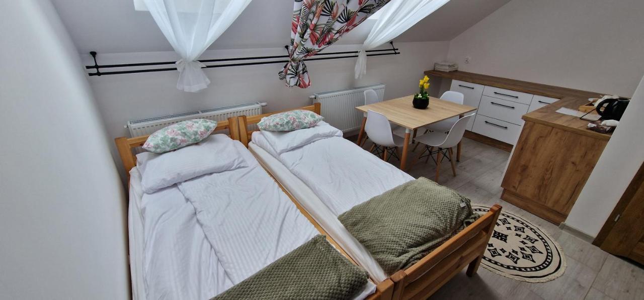 Zielona Ostoja Ulica Szpitalna 3C Appartement Kamieniec Ząbkowicki Buitenkant foto